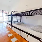 Хостел Eras Nest