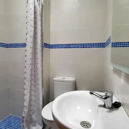 Eras Nest Hostal *