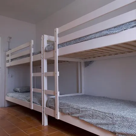 Eras Nest Hostel *