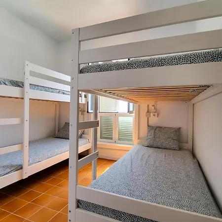 Eras Nest Hostel *