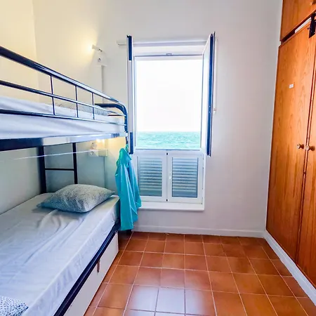 Eras Nest Hostal *