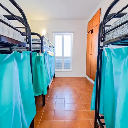 Hostal Eras Nest *