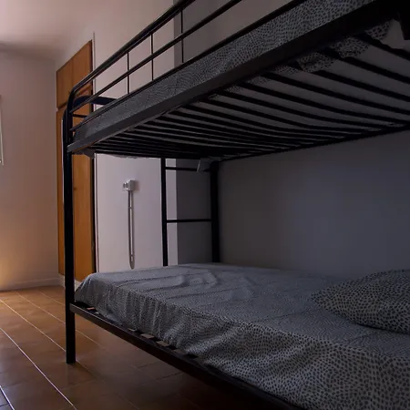 Hostal Eras Nest *
