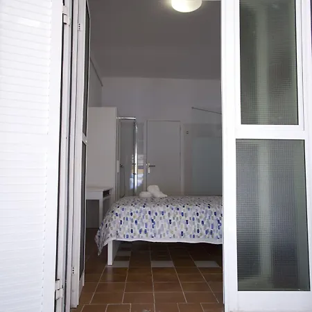 Eras Nest Hostal *