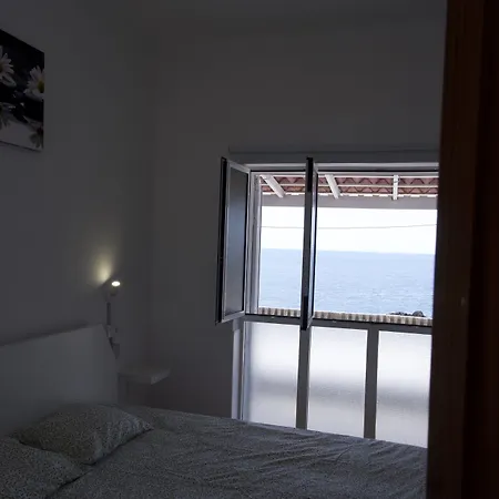 Eras Nest Hostal *